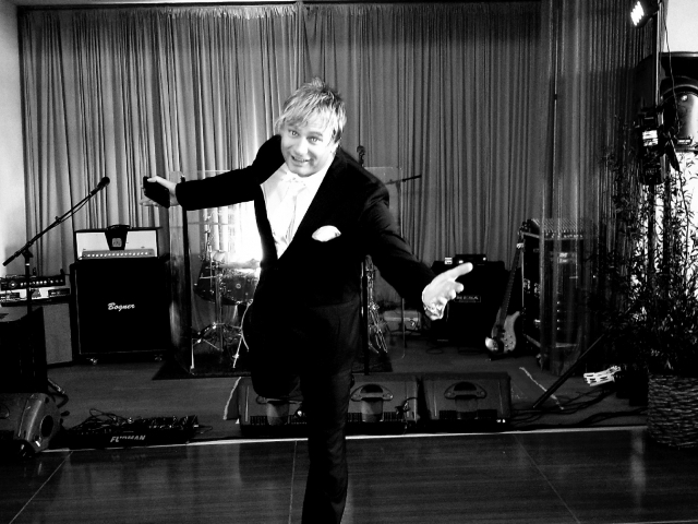 Eat your heart out Fred Astaire! (image)